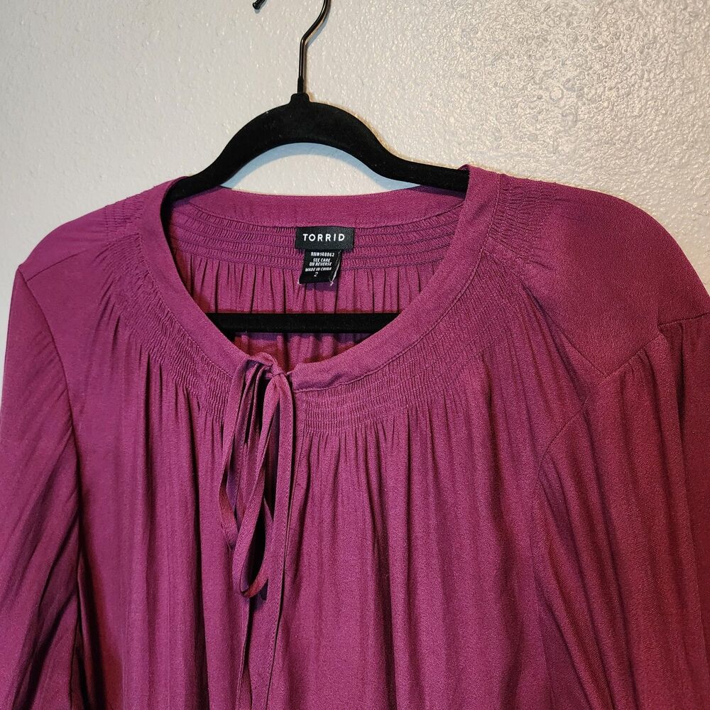 Torrid Top Womens 2X Magenta Plum Smocked Keyhole Tie Neck Boho Blouse Long Slv